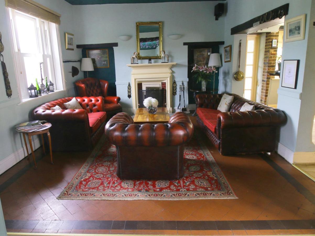 مبيت وإفطار ميلتون كينيز The White Lion At Wicken المظهر الخارجي الصورة