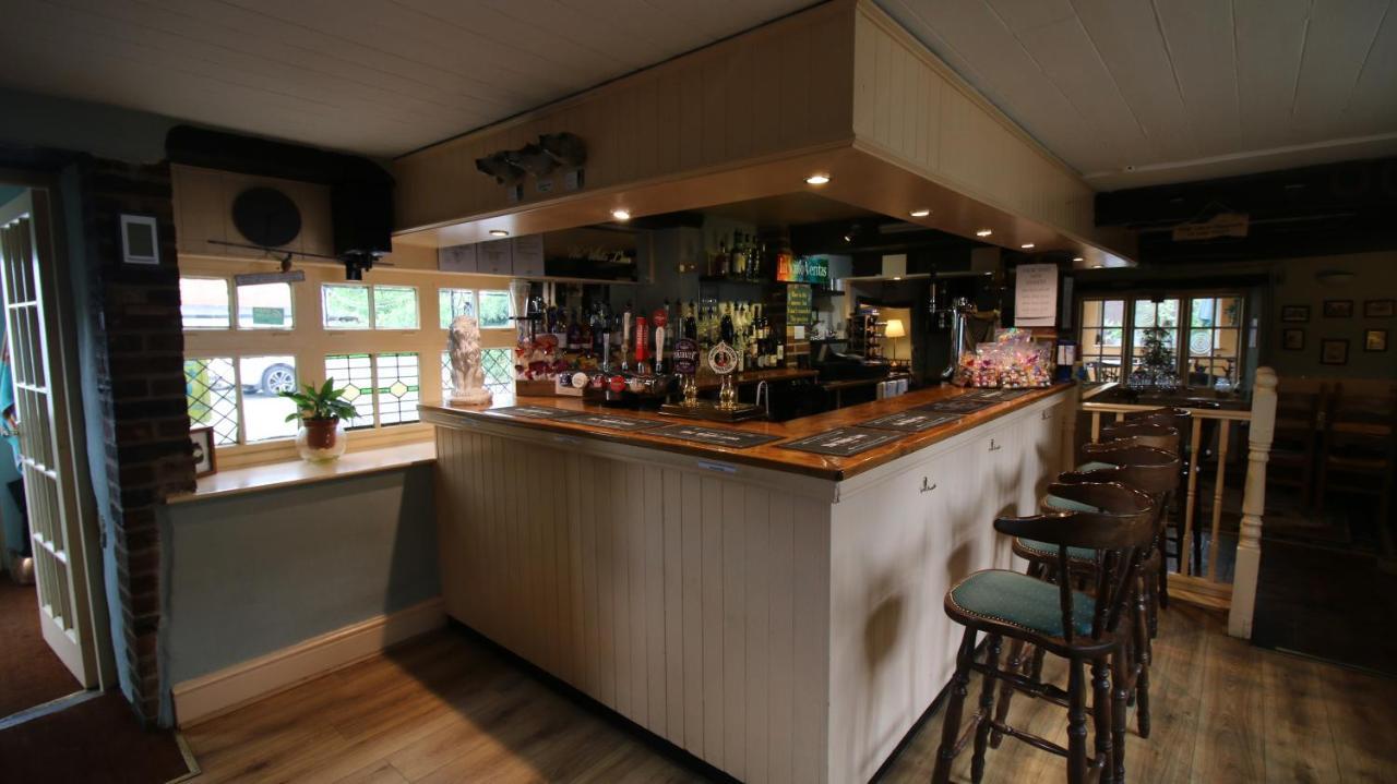 مبيت وإفطار ميلتون كينيز The White Lion At Wicken المظهر الخارجي الصورة